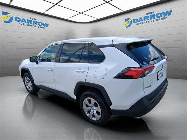 2023 Toyota RAV4 LE photo 3