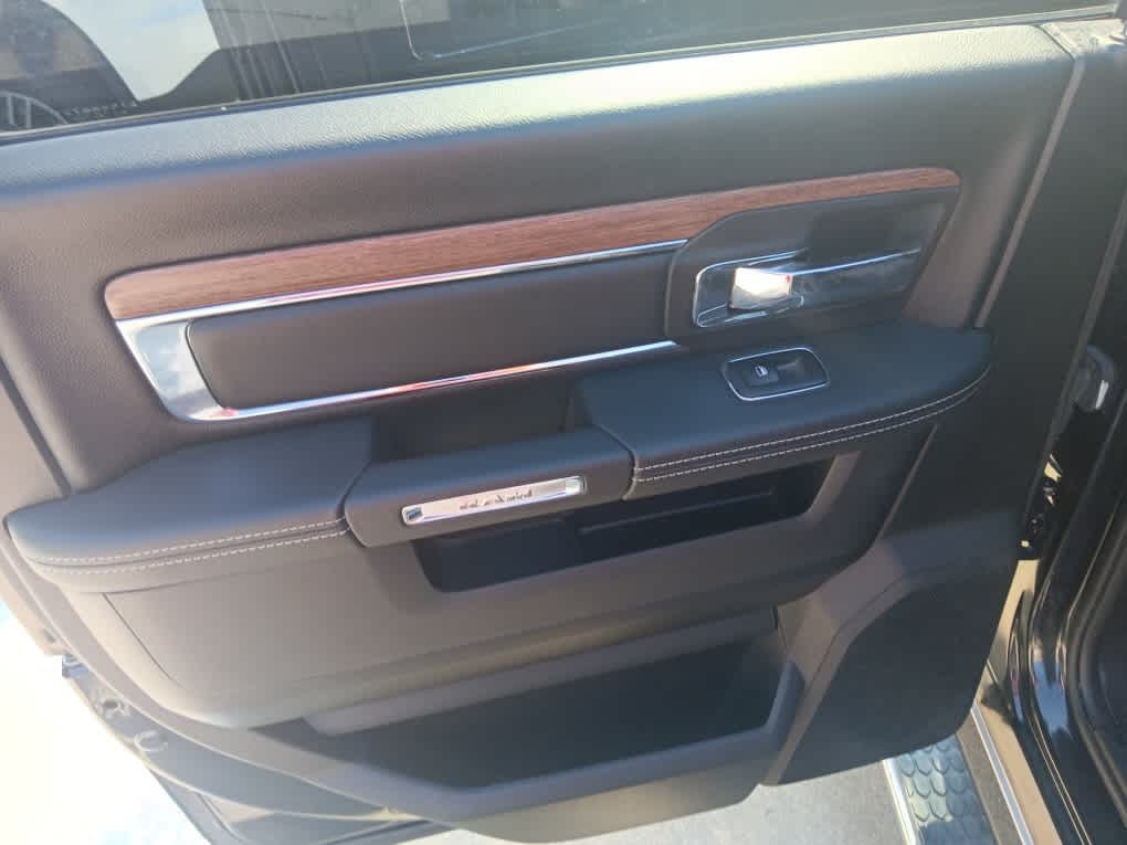 2018 Ram 1500 Laramie photo 9