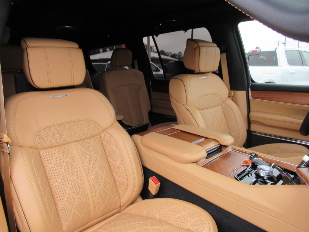 2024 Jeep Grand Wagoneer III photo 8