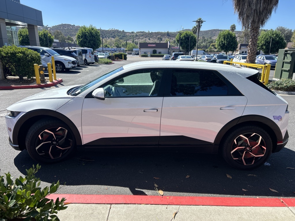 2024 Hyundai Ioniq 5 SE photo 3