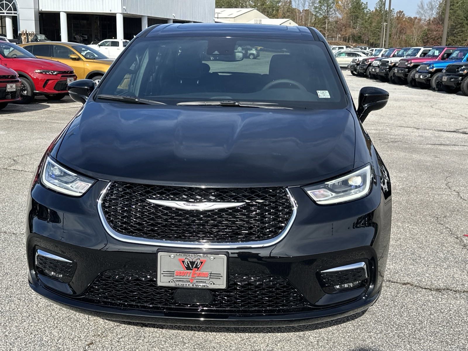 2025 Chrysler Pacifica photo 3