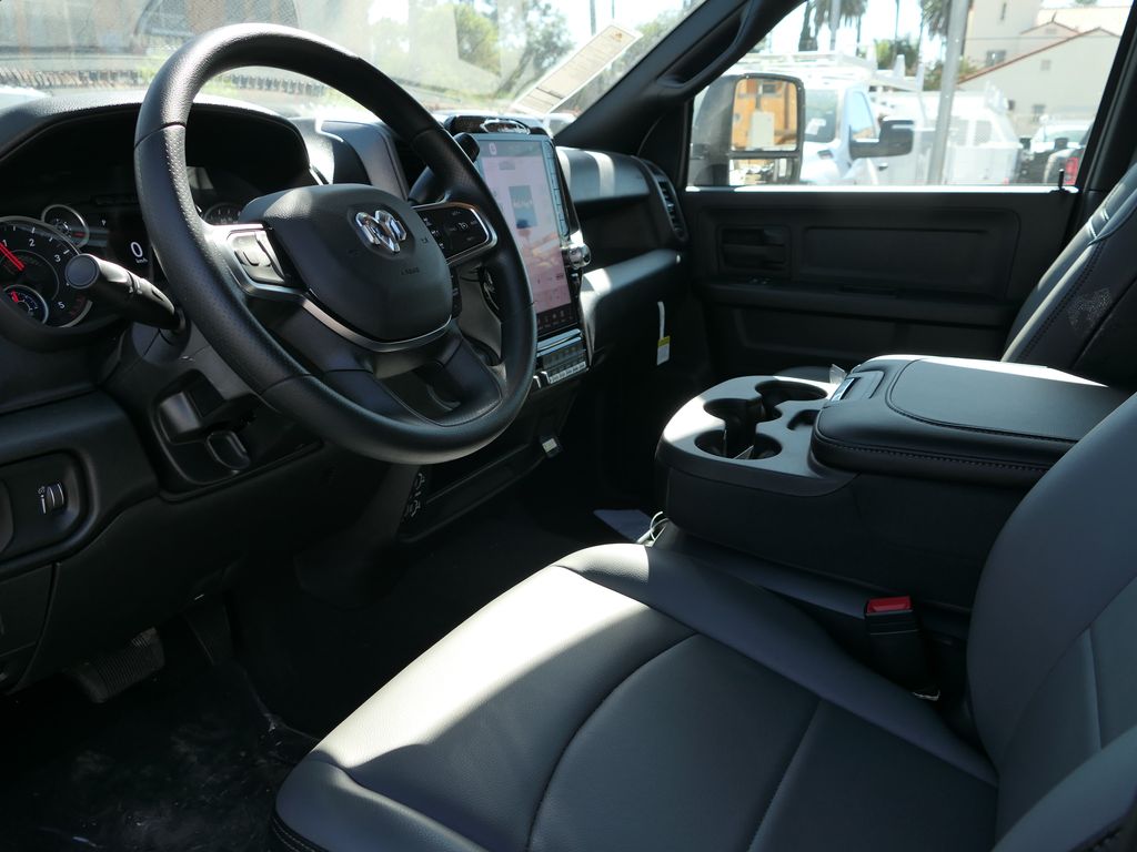 2026 Ram 3500 Tradesman photo 9
