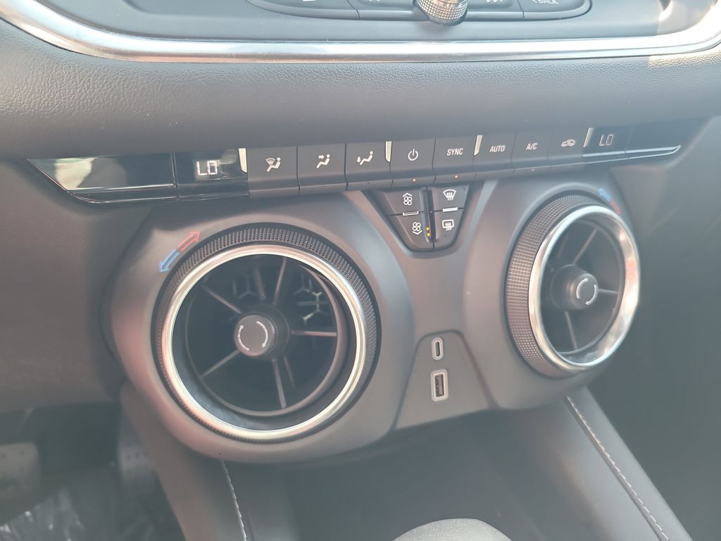 2023 Chevrolet Blazer 2LT photo 17