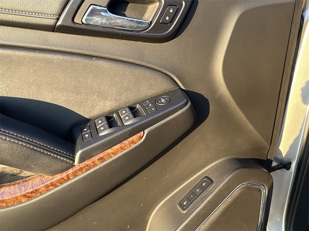 2015 Chevrolet Tahoe LTZ photo 14