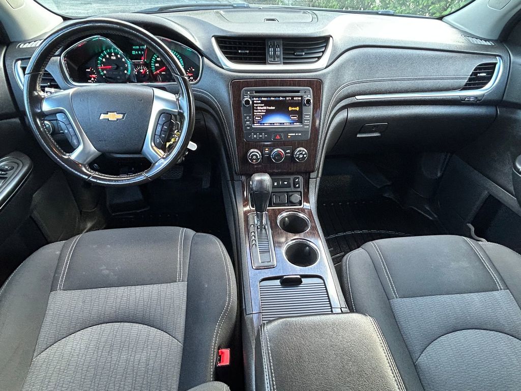 2017 Chevrolet Traverse 1LT photo 19