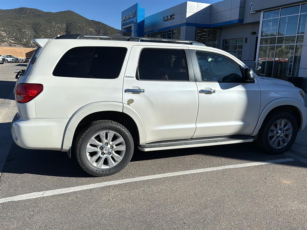 2016 Toyota Sequoia Platinum photo 3