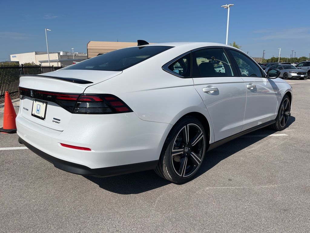 2025 Honda Accord Hybrid Sport photo 2