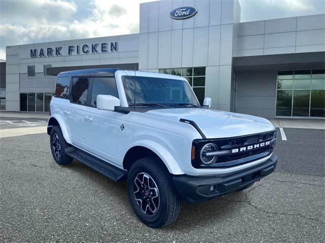 2025 Ford Bronco 4-Door Outer Banks's photo