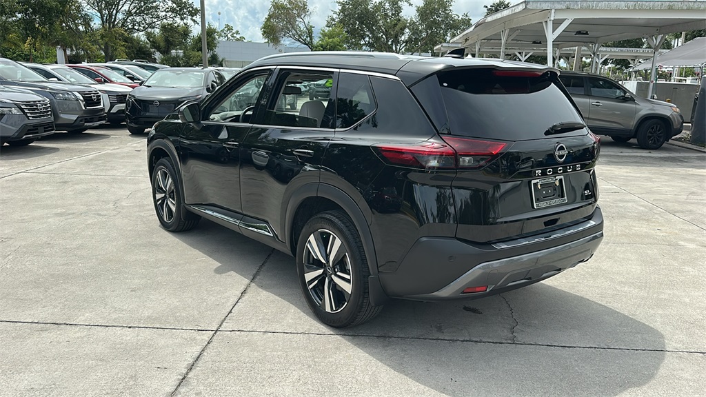 2023 Nissan Rogue SL photo 2