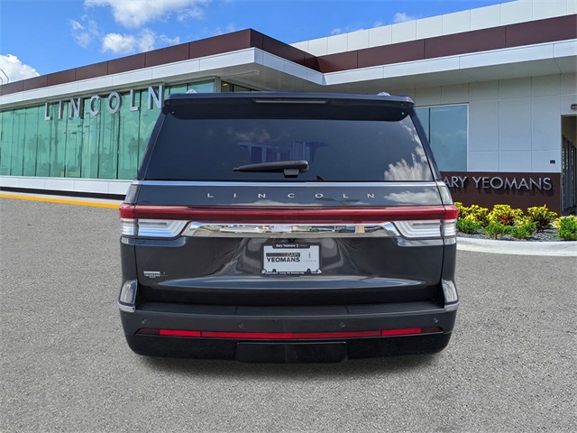 2022 Lincoln Navigator L Reserve photo 2