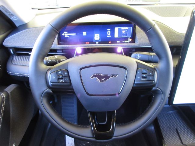 2025 Ford Mustang Mach-E Premium photo 13