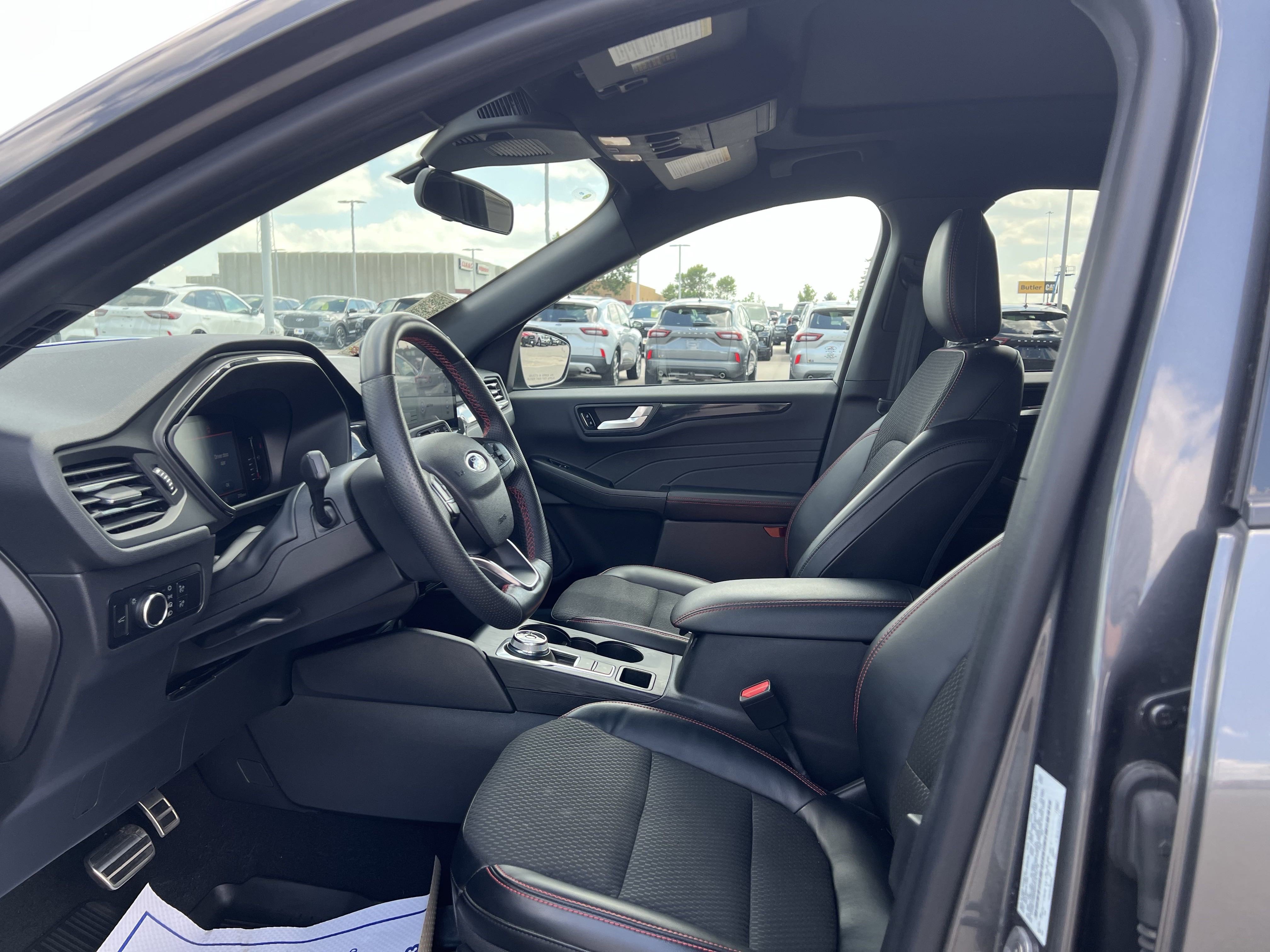2023 Ford Escape ST-Line photo 14