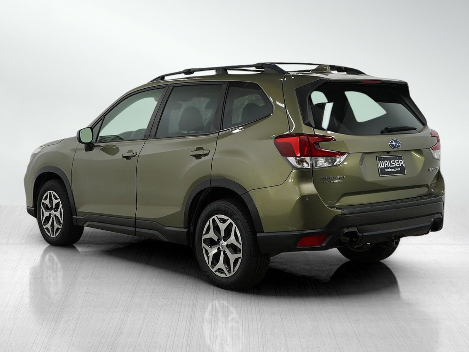 Used 2020 Subaru Forester Premium with VIN JF2SKAGC5LH439615 for sale in Burnsville, Minnesota