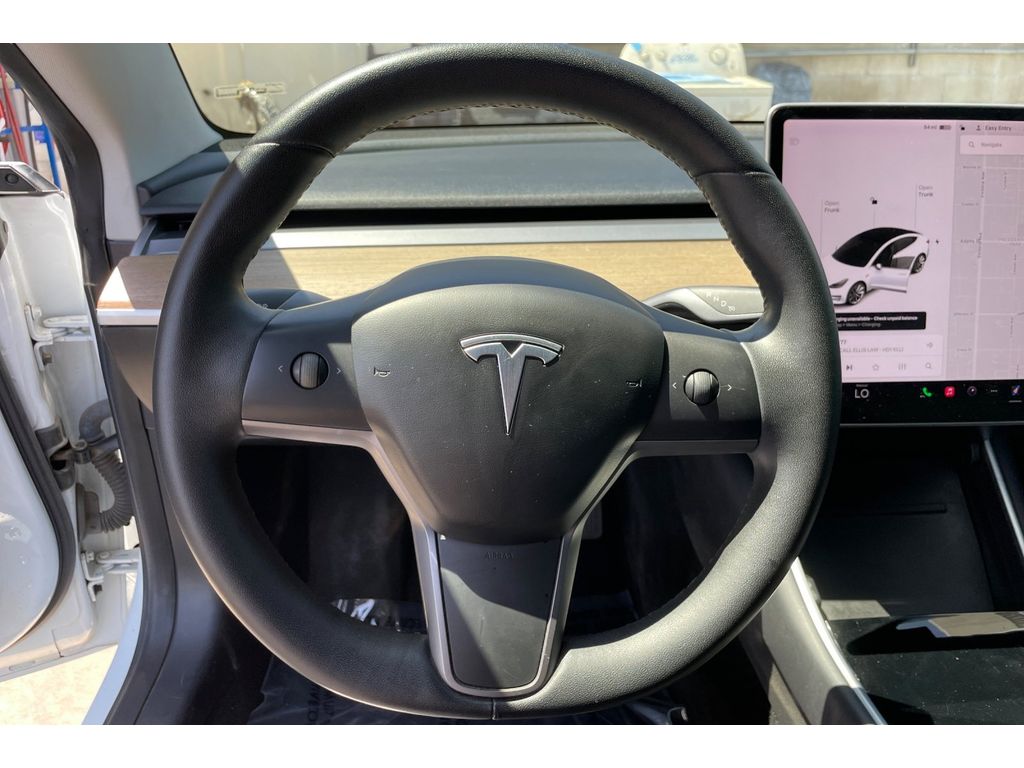 2020 Tesla Model 3 Standard Range photo 24