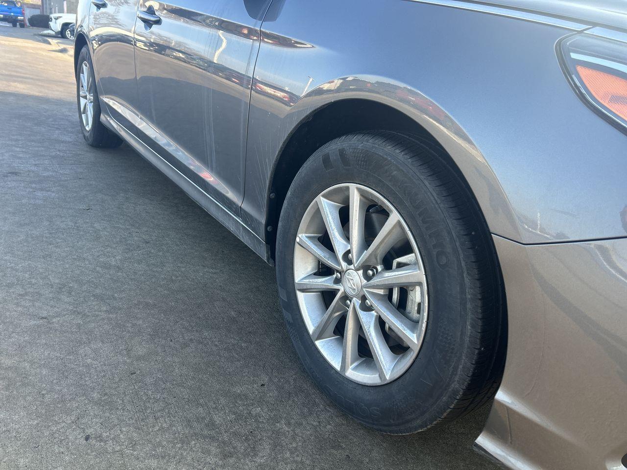 Used 2019 Hyundai Sonata SE with VIN 5NPE24AF1KH787878 for sale in Kansas City
