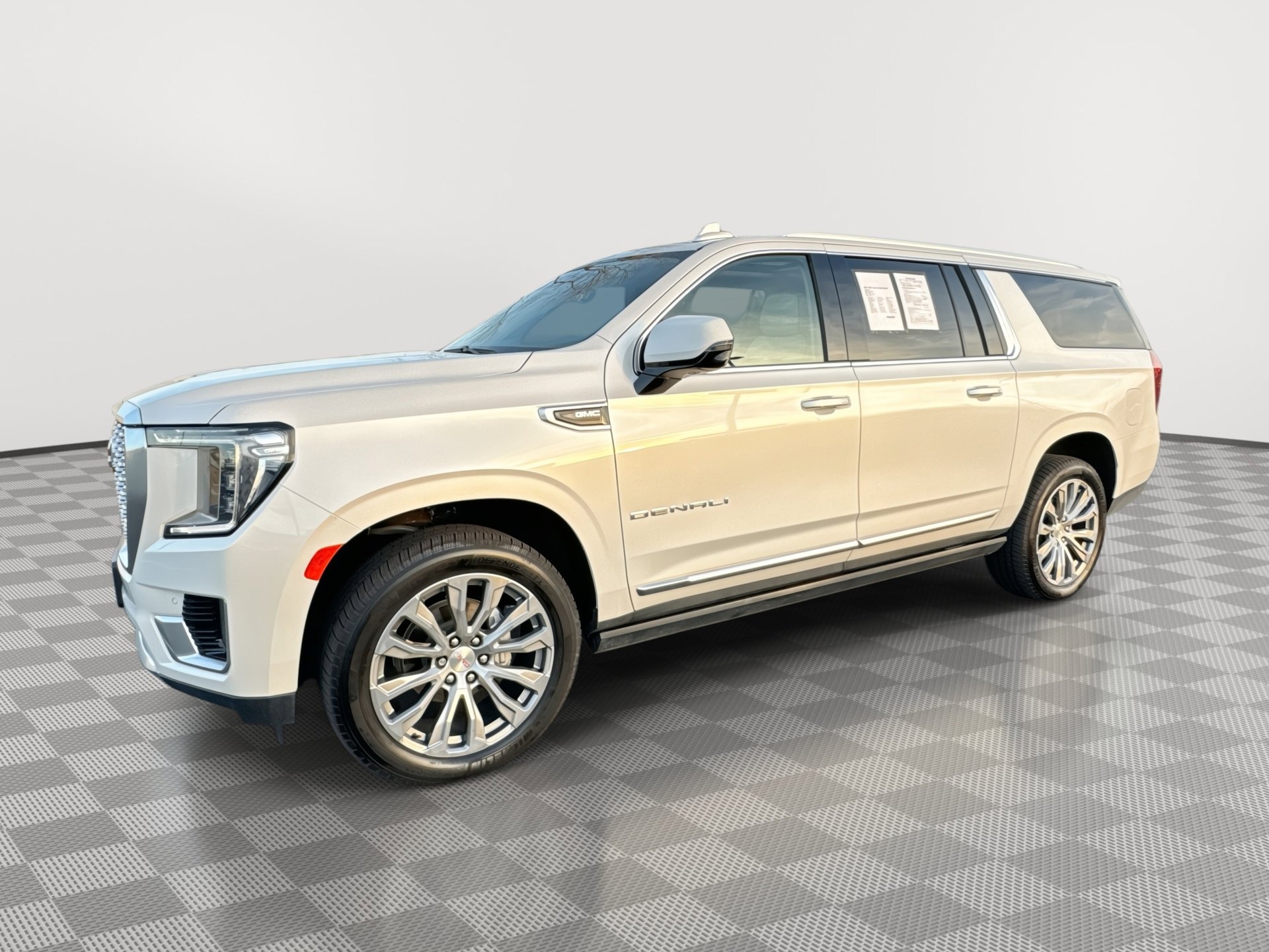2021 GMC Yukon XL Denali's photo