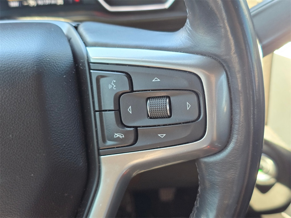 2019 Chevrolet Silverado 1500 LT photo 3