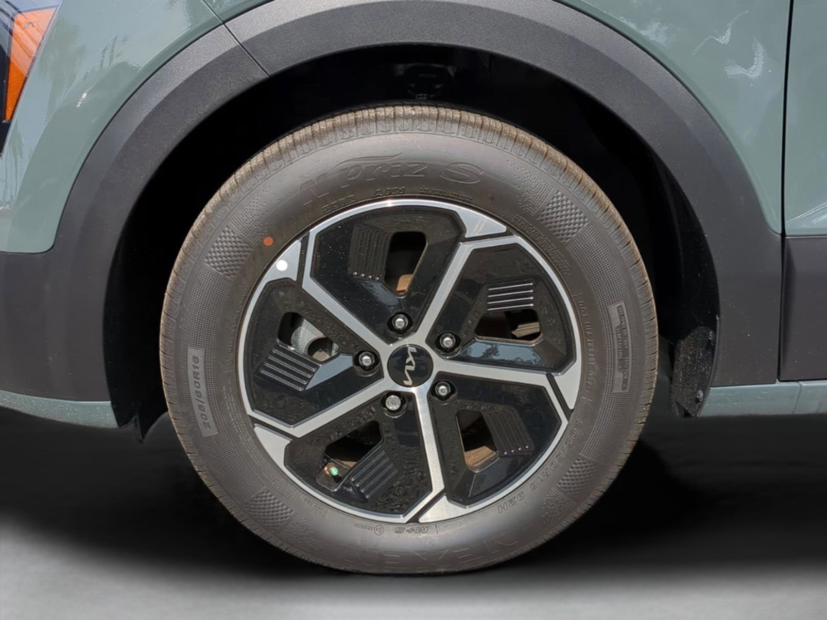 2025 Kia Niro EX photo 9