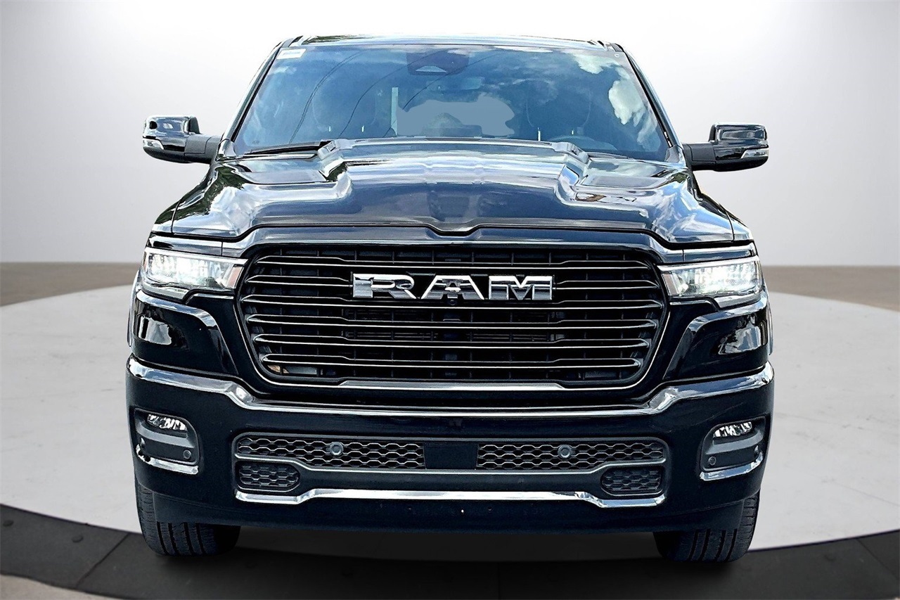 2025 Ram 1500 Laramie photo 3