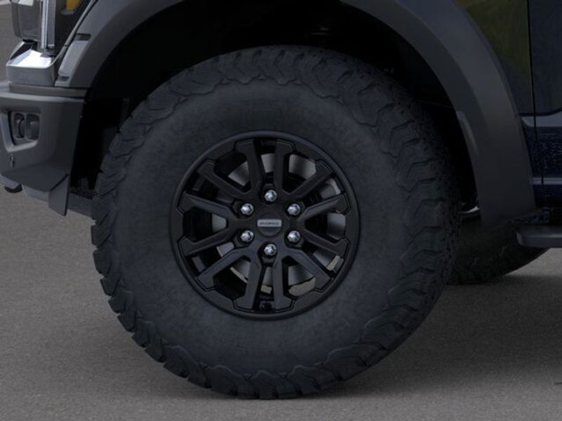 2025 Ford F-150 Raptor photo 13