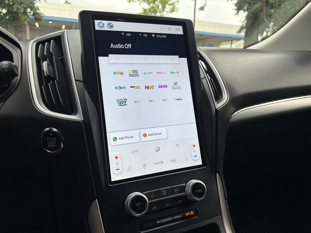 2022 Ford Edge SEL photo 14