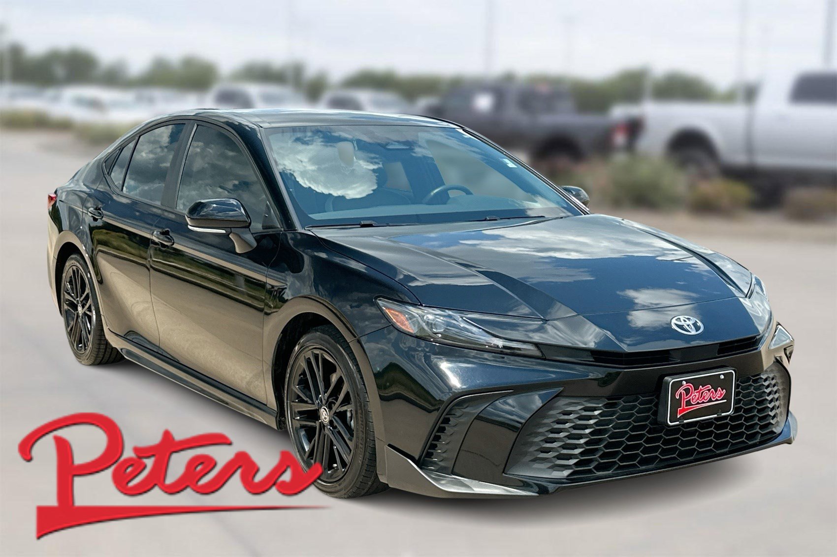 2025 Toyota Camry SE's photo