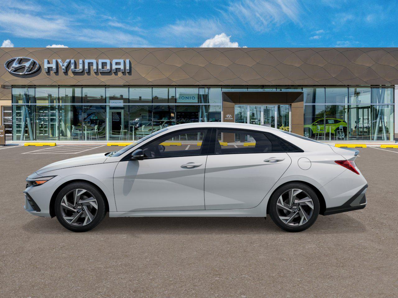 2025 Hyundai Elantra SEL Sport photo 3