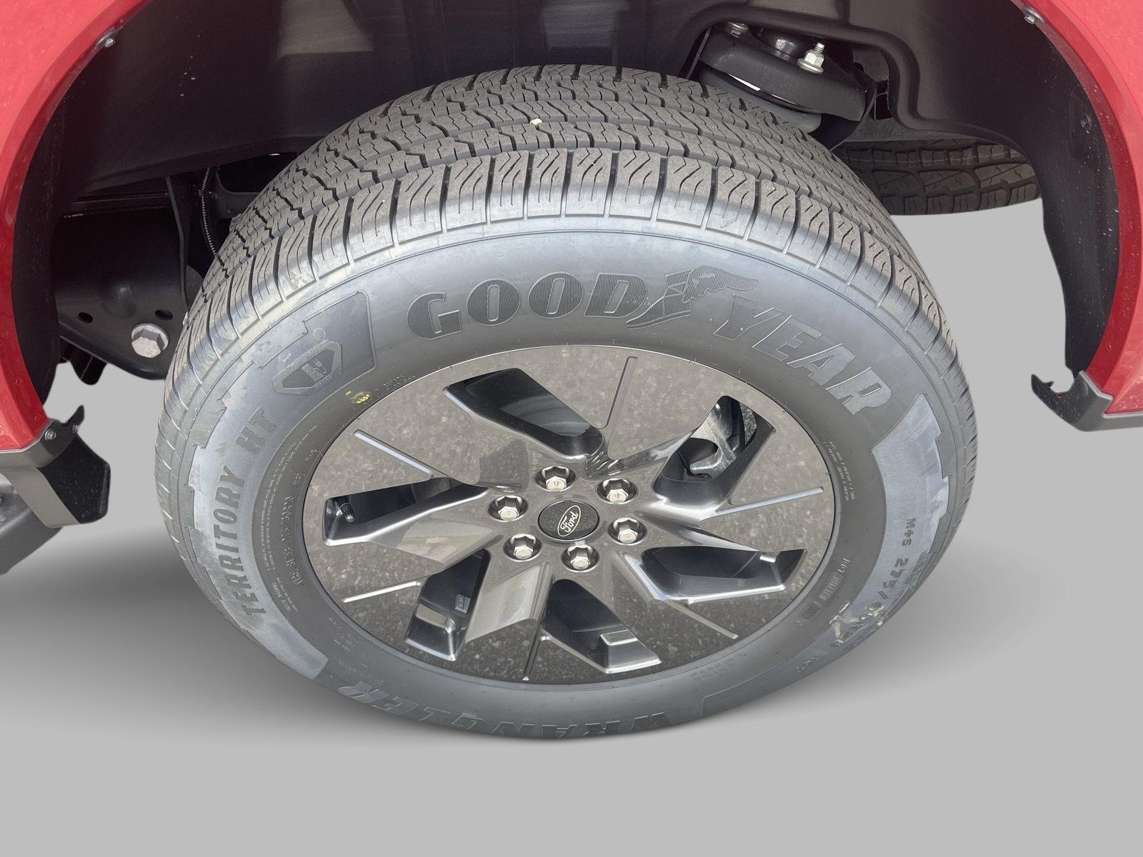 2025 Ford F-150 Lightning photo 7