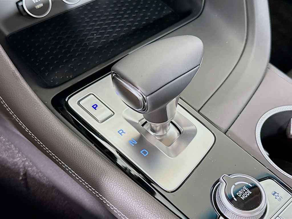 2026 Genesis G70 2.5T AWD photo 16