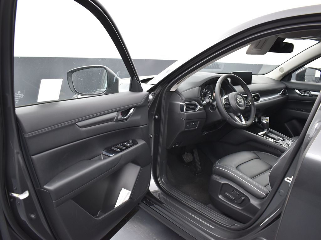 2025 Mazda CX-5 2.5 S Preferred photo 5