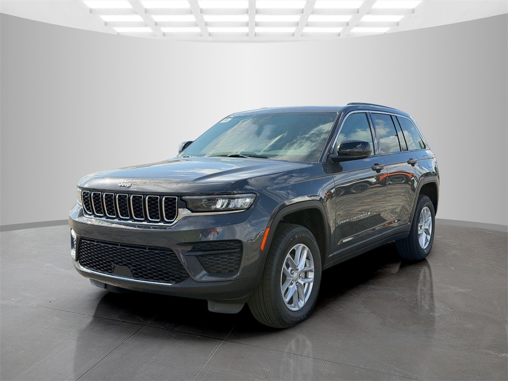2025 Jeep Grand Cherokee Laredo X photo 2