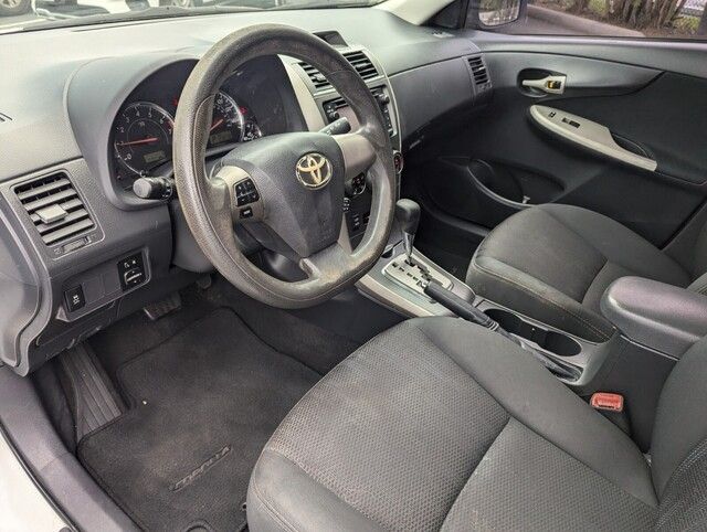 2013 Toyota Corolla S photo 10