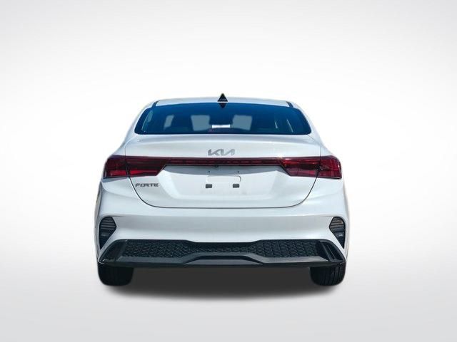 2022 Kia Forte LXS photo 9