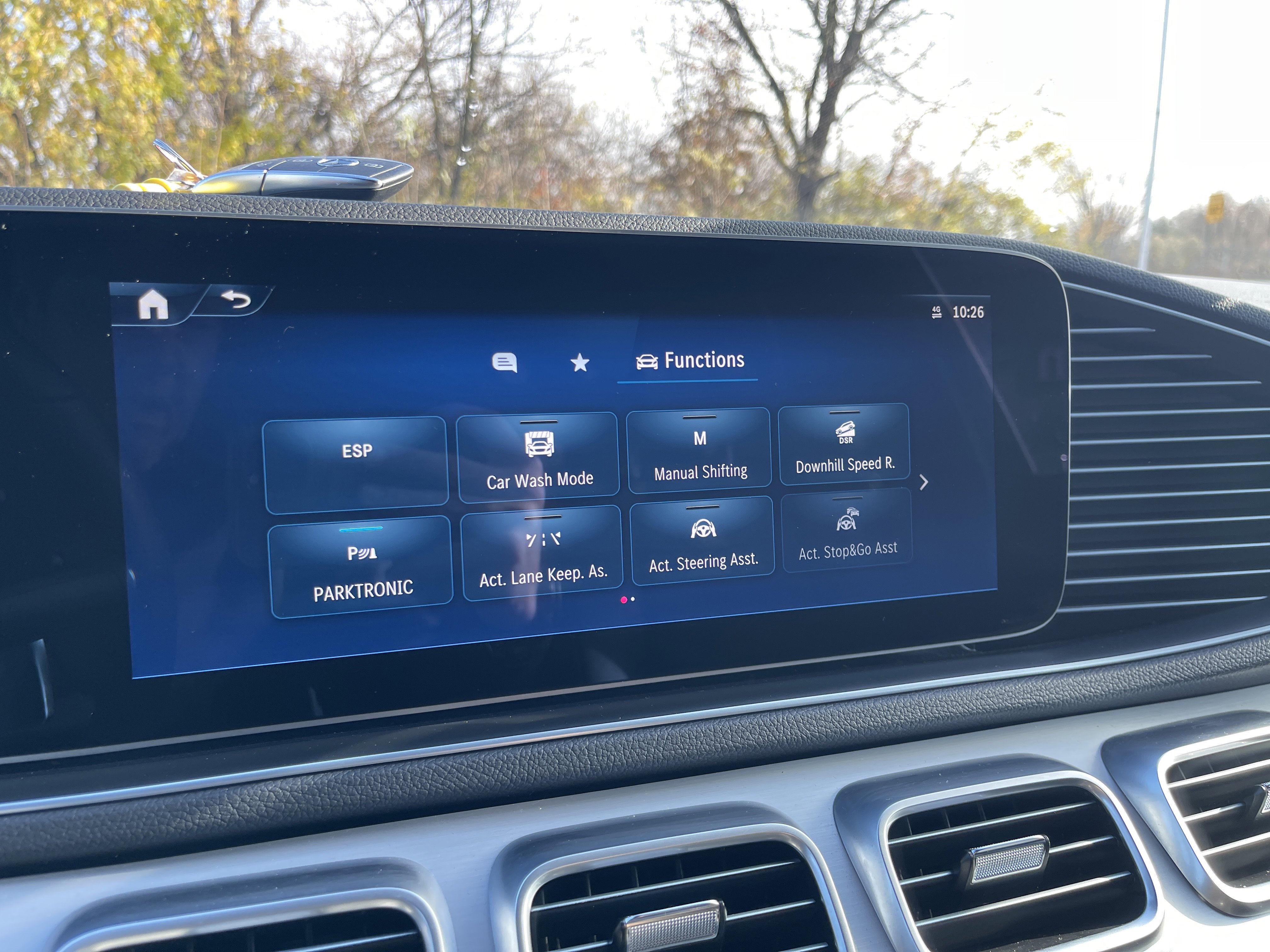 2025 Mercedes Benz GLE 350 4MATIC photo 2