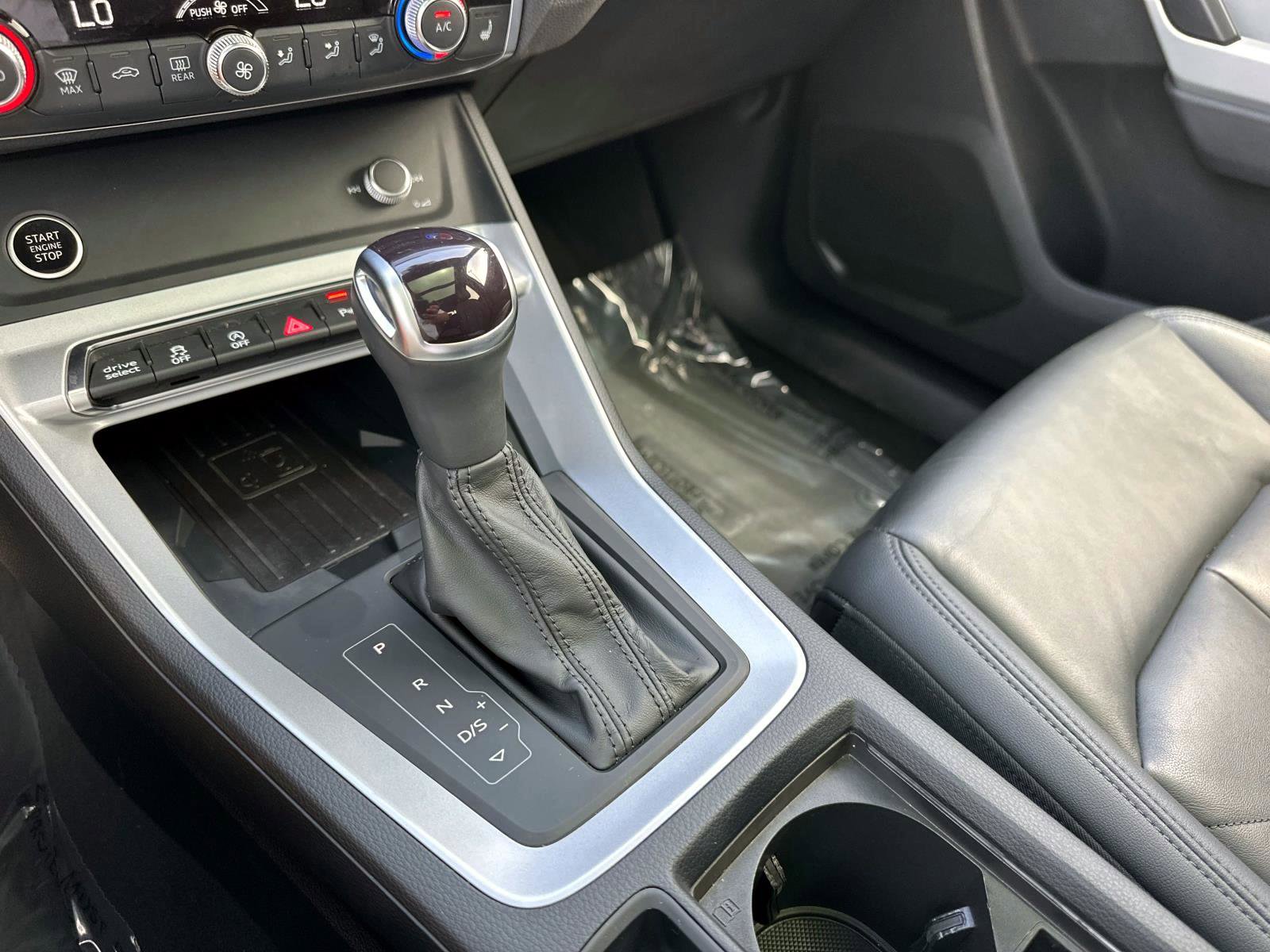 2024 Audi Q3 45 TFSI S line Premium photo 27