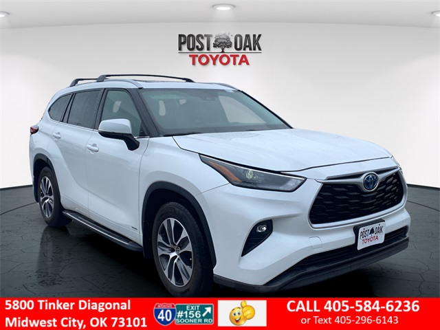 2022 Toyota Highlander XLE photo 2