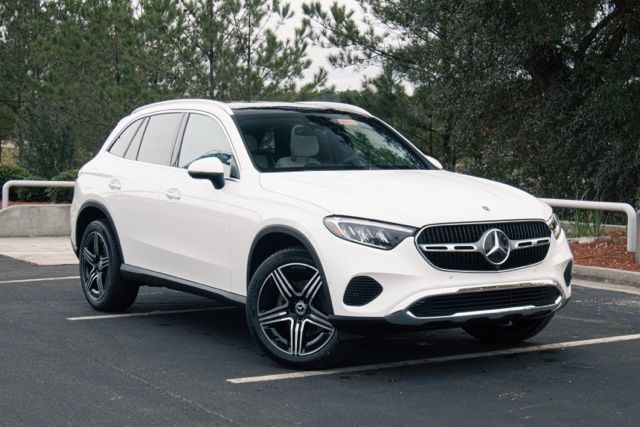 2026 Mercedes-Benz GLC Base's photo