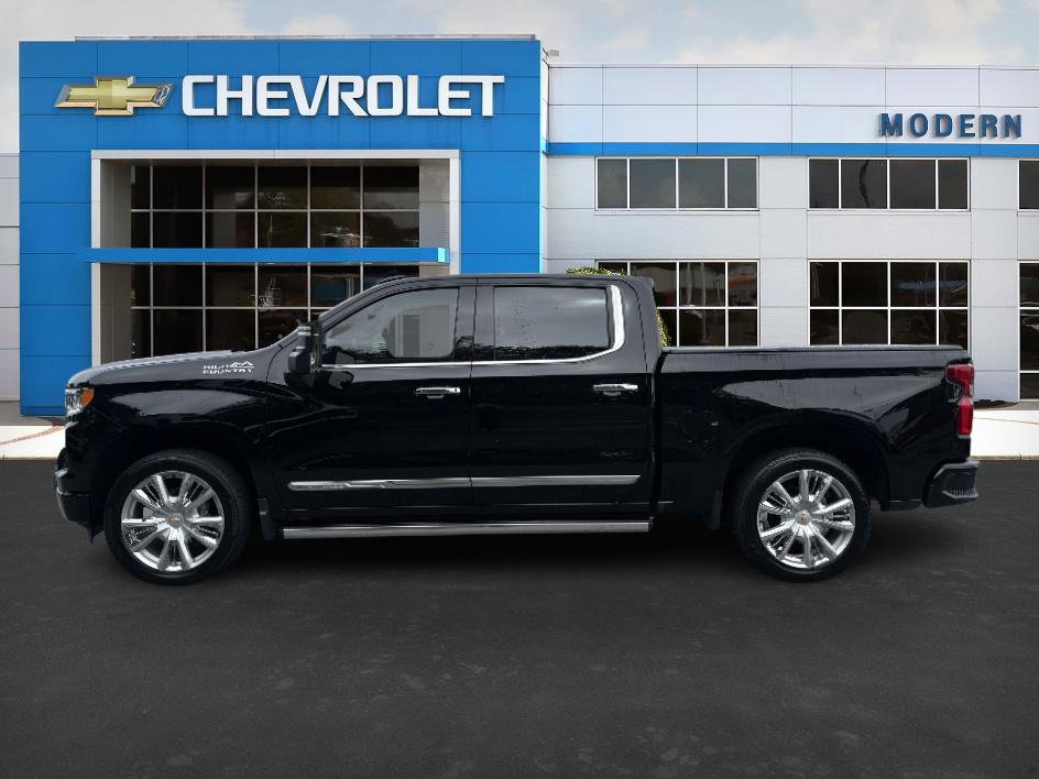 2024 Chevrolet Silverado 1500 High Country photo 2