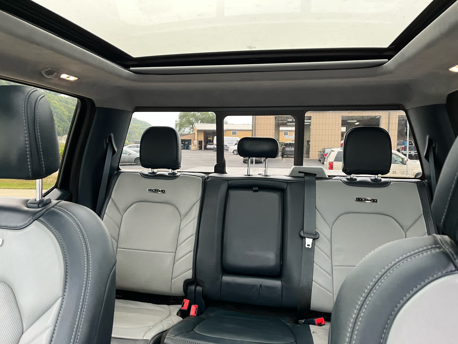 2022 Ford F-350 Limited photo 20