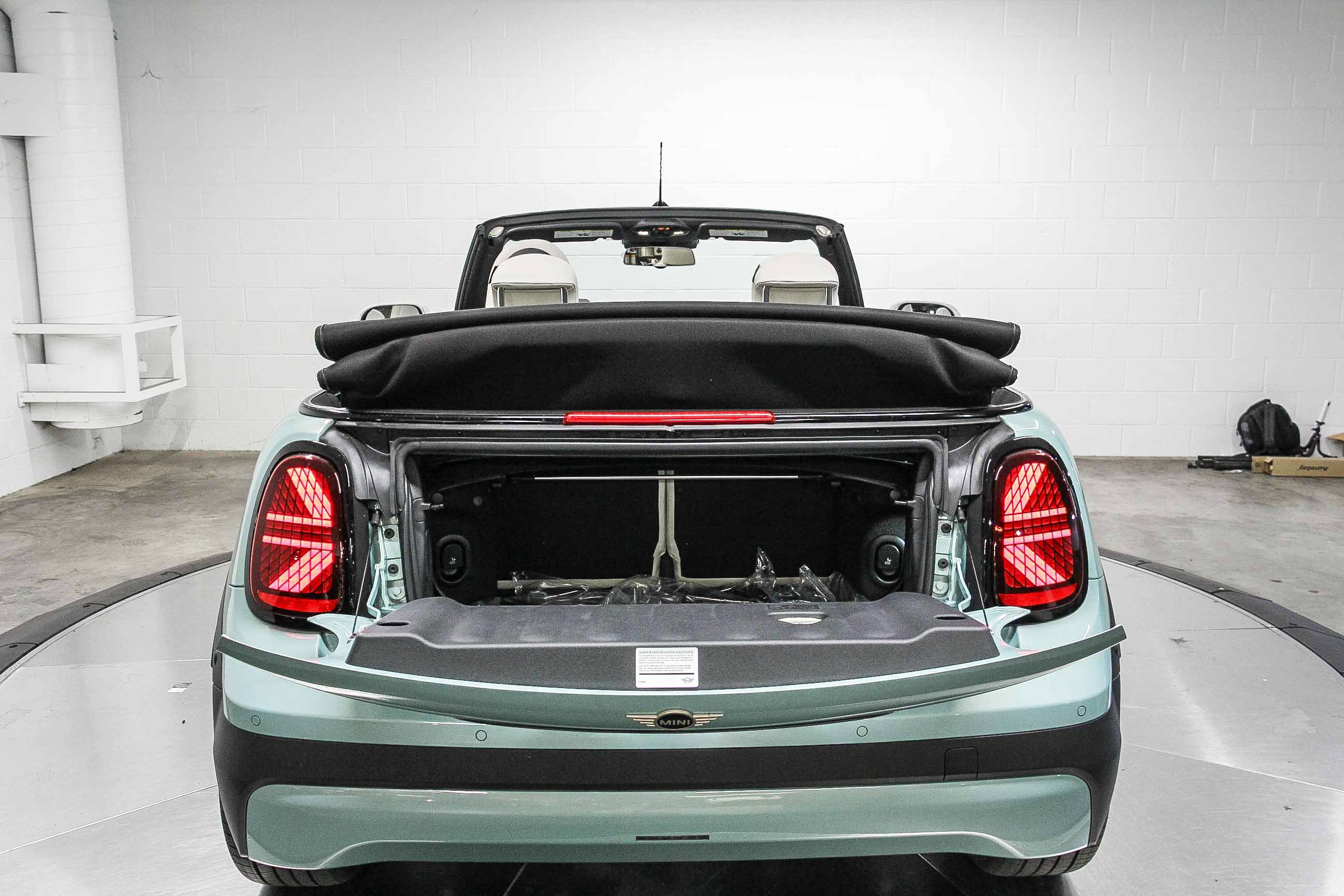 2026 Mini Cooper Convertible Iconic photo 26