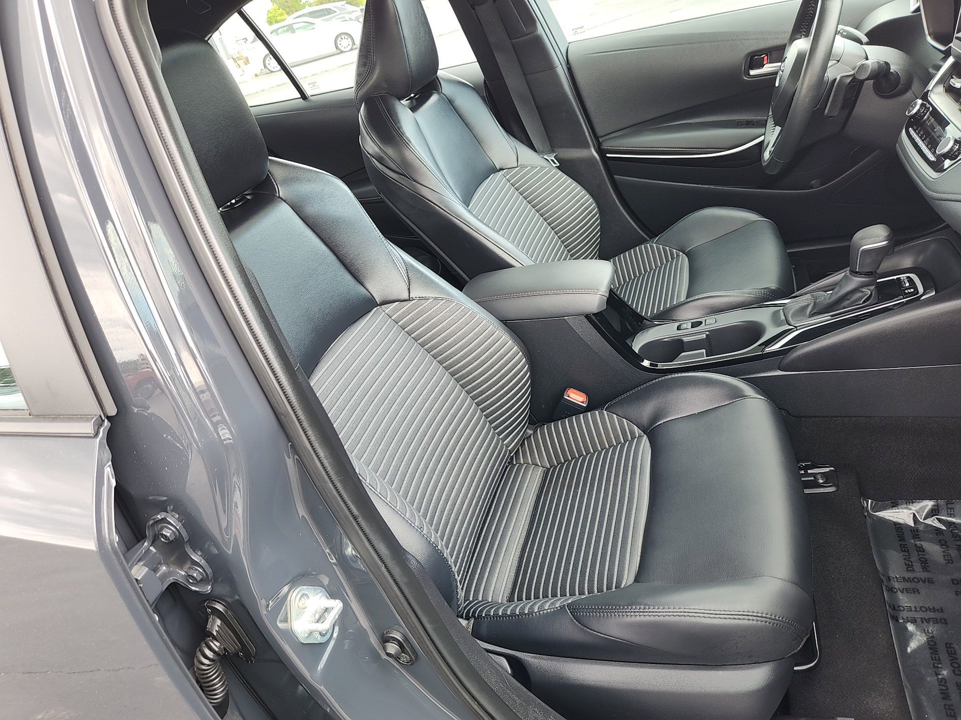 2025 Toyota Corolla XSE photo 28