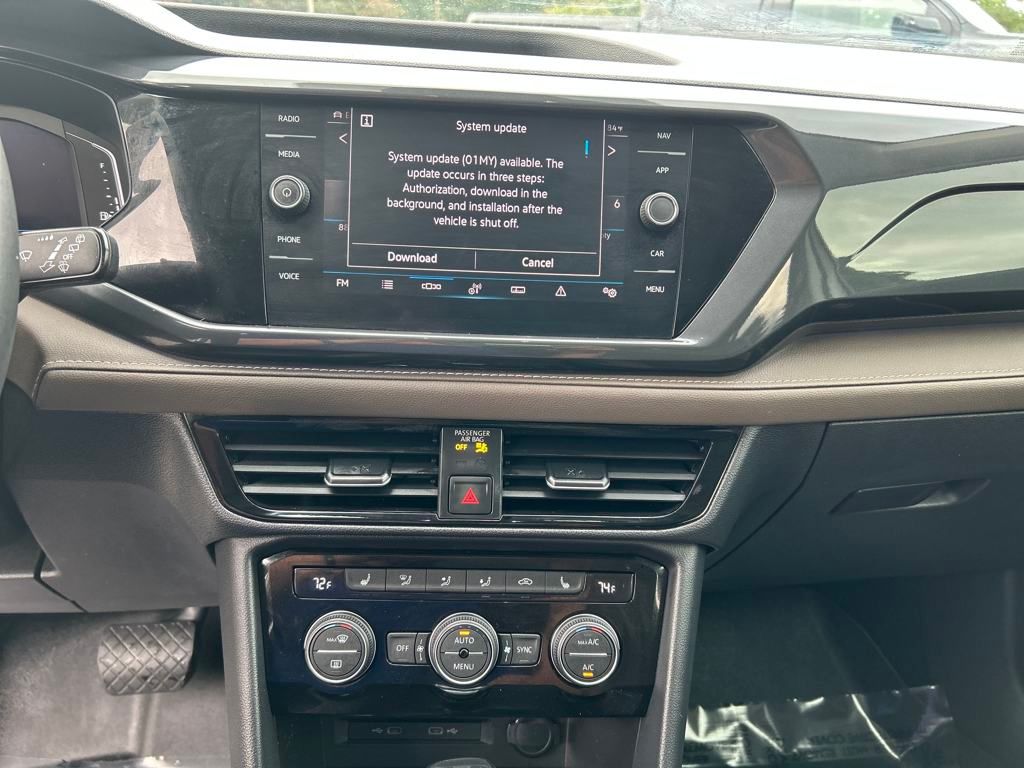 2023 Volkswagen Taos SEL photo 18
