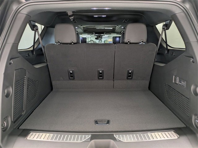 2025 Chevrolet Suburban Premier photo 35