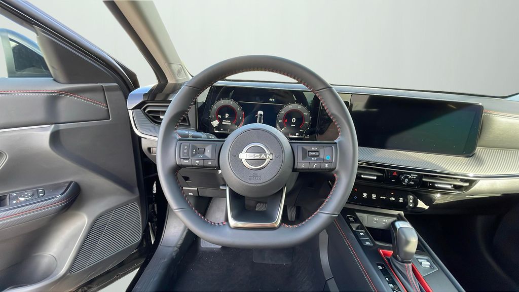 2025 Nissan Kicks SR photo 11