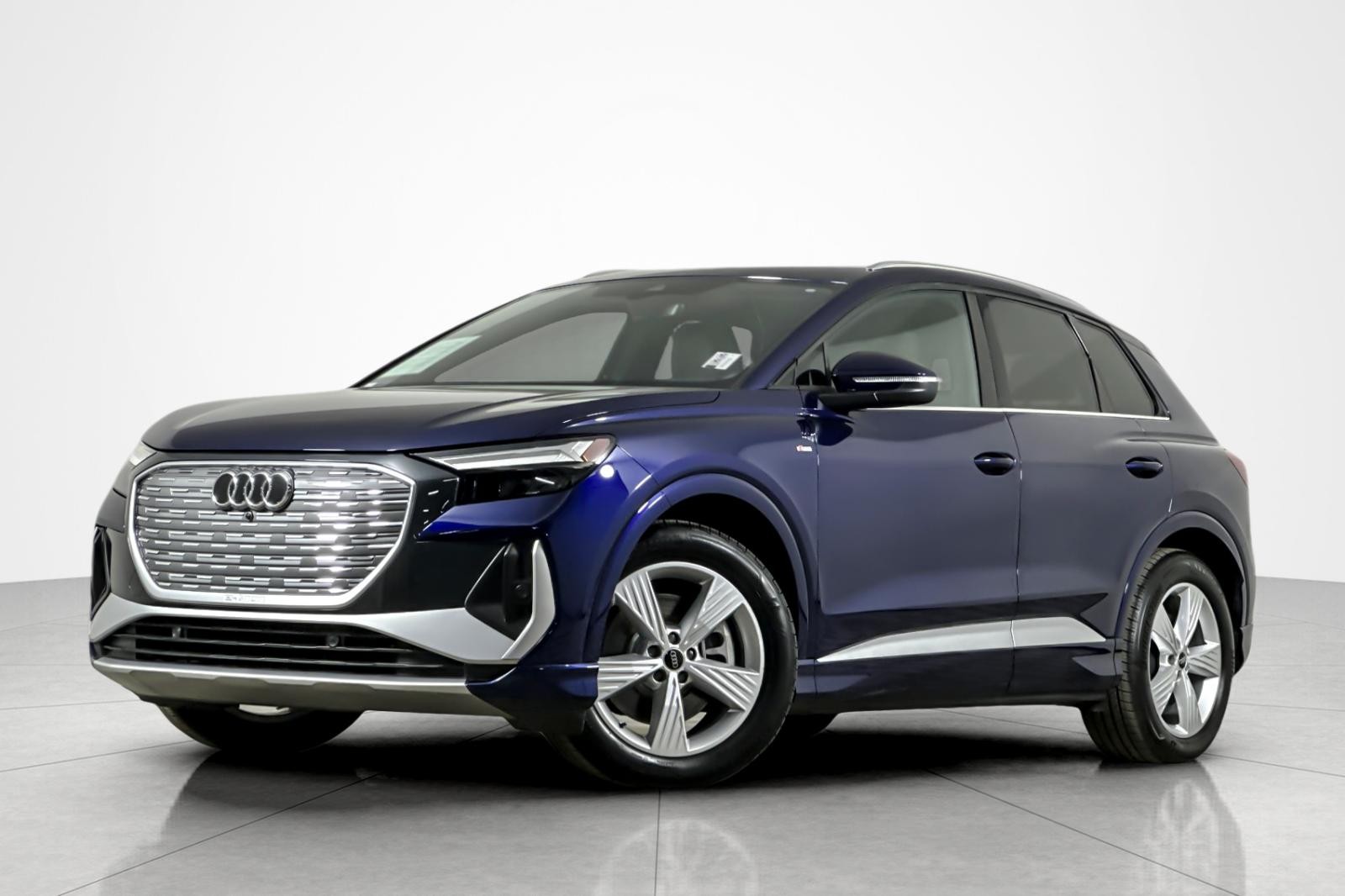 2024 Audi Q4 e-tron Premium's photo