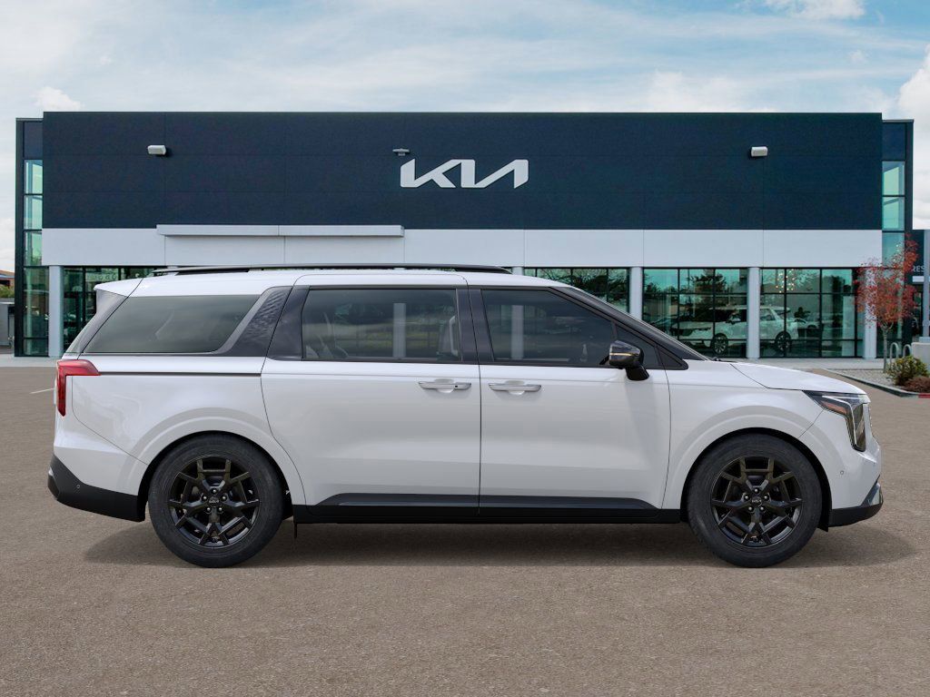 2026 Kia Carnival SX photo 3