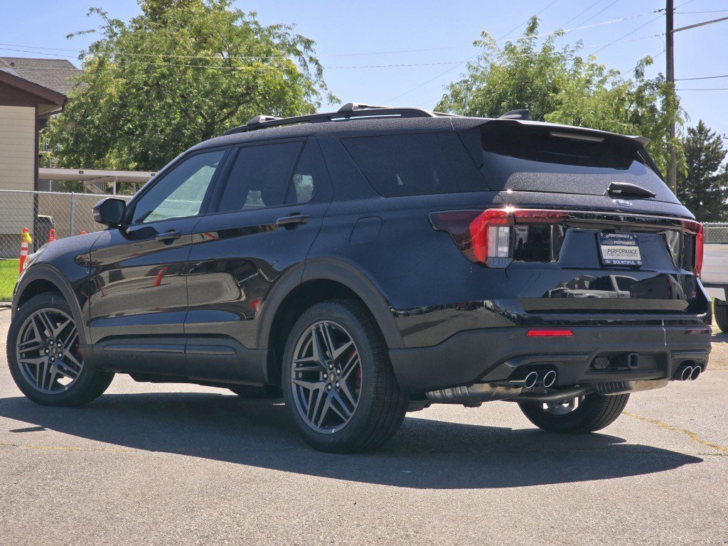 2025 Ford Explorer ST photo 2