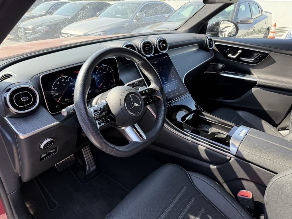 2024 Mercedes Benz GLC 300 4MATIC photo 2
