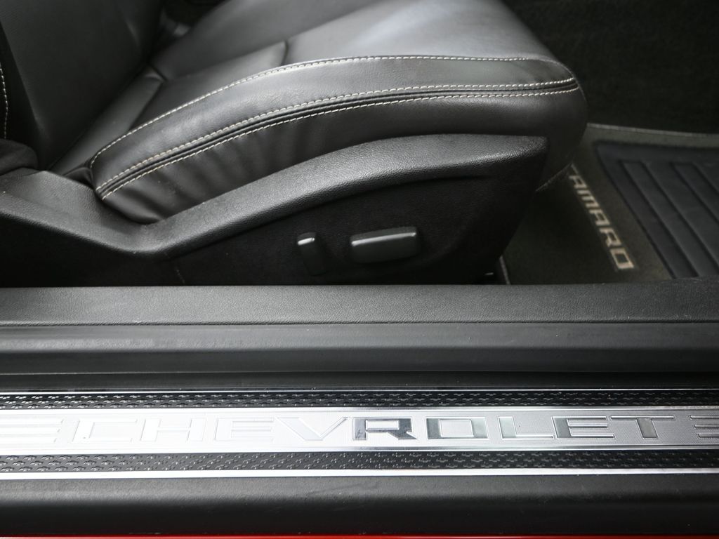2015 Chevrolet Camaro 2SS photo 33