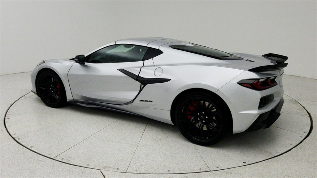 2026 Chevrolet Corvette Z06 2LZ photo 3